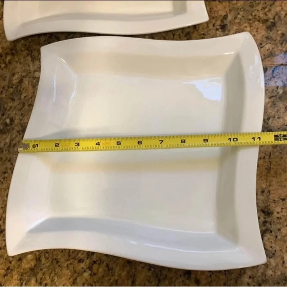 (2) Pier 1 Wavy White Porcelain 11” Plates Heavy Duty Excellent Condition Rare - Picture 2 of 4